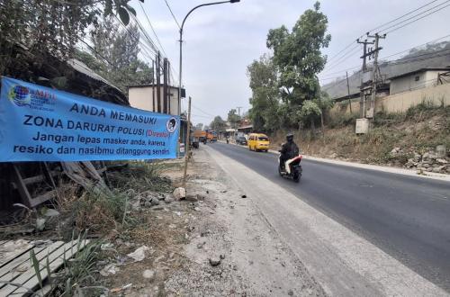 Kondisi Memprihatinkan Warga Desa Ciburuy: Terpapar Debu Limbah Industri Batu Kapur dan Berbagai Penyakit