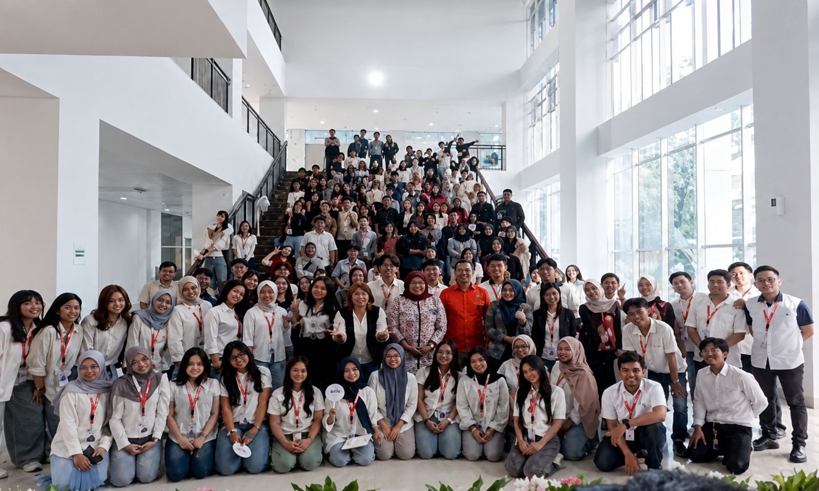 Diskusi Kompetensi Komunikasi Digital Mahasiswa Esa Unggul Melalui Orange Talk 2026