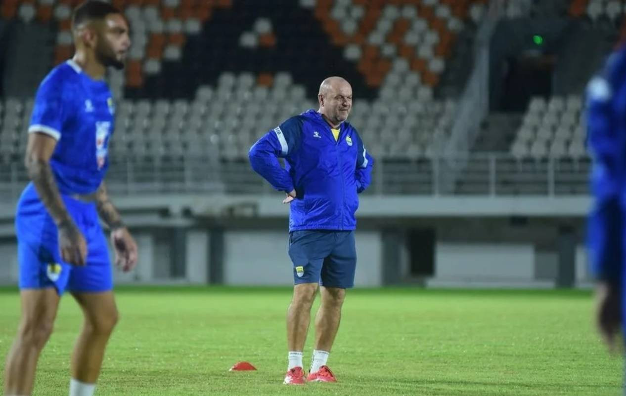 Pertandingan Persija vs Persib Dinilai Sangat Penting oleh Pelatih Persib