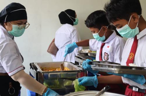 Kementerian HAM Bantah Pelanggaran dalam Program Makan Bergizi Gratis