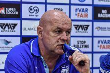 Kemenangan Dramatis Persib Bandung atas Bali United: Bojan Hodak Tunjukkan Ketidakpuasan