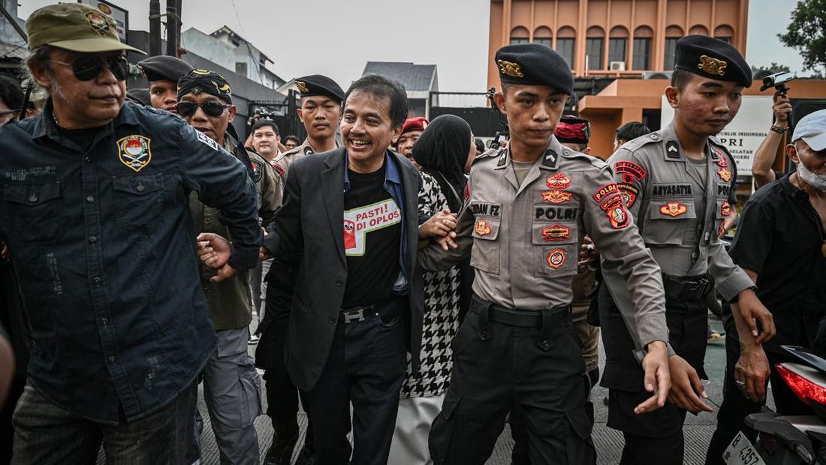 Polda Metro Jaya Umumkan Tersangka Roy Suryo dengan Bukti yang Cukup