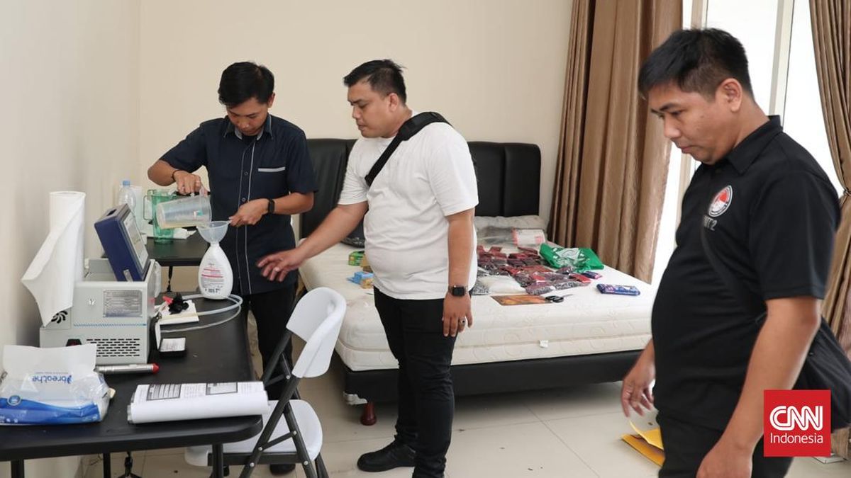 Penggerebekan Home Industry Etomidate di PIK, Warga Singapura Ditangkap