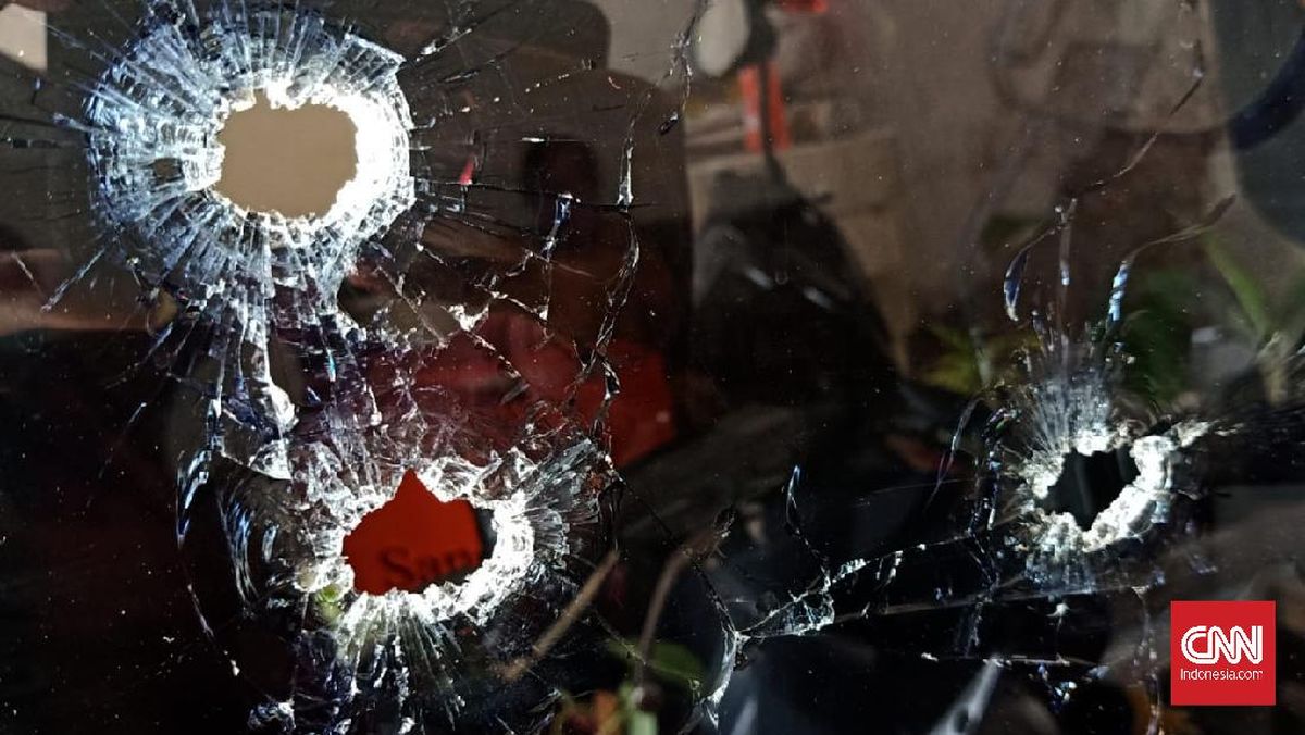 ---
Penyelidikan Polisi Terkait Dugaan Peluru Nyasar di Showroom Mobil Jakarta Timur

---