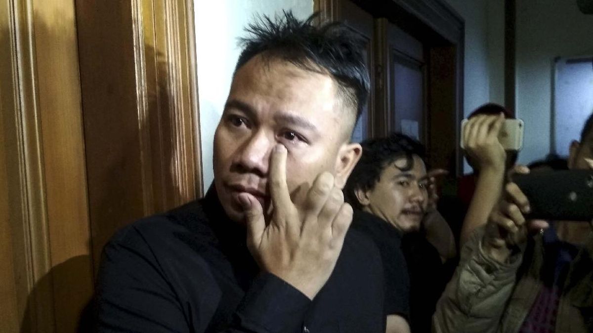 Dua Kasus Hukum Menyudutkan Presenter Vicky Prasetyo