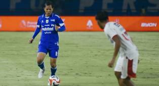 ---
Prediksi Pertandingan Persib Bandung Melawan Arema FC: Peluang Memperlebar Jarak Poin
---