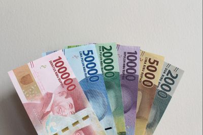 ---
Rupiah Menguat Menjadi Rp17.280 per Dolar AS pada Jumat Ini
---