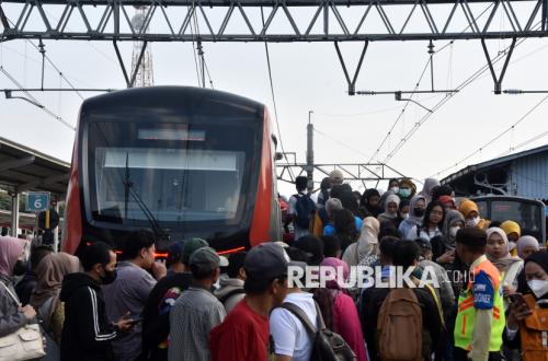 Peron Stasiun Bogor Siap Layani KRL Berformat 12 Rangkaian
