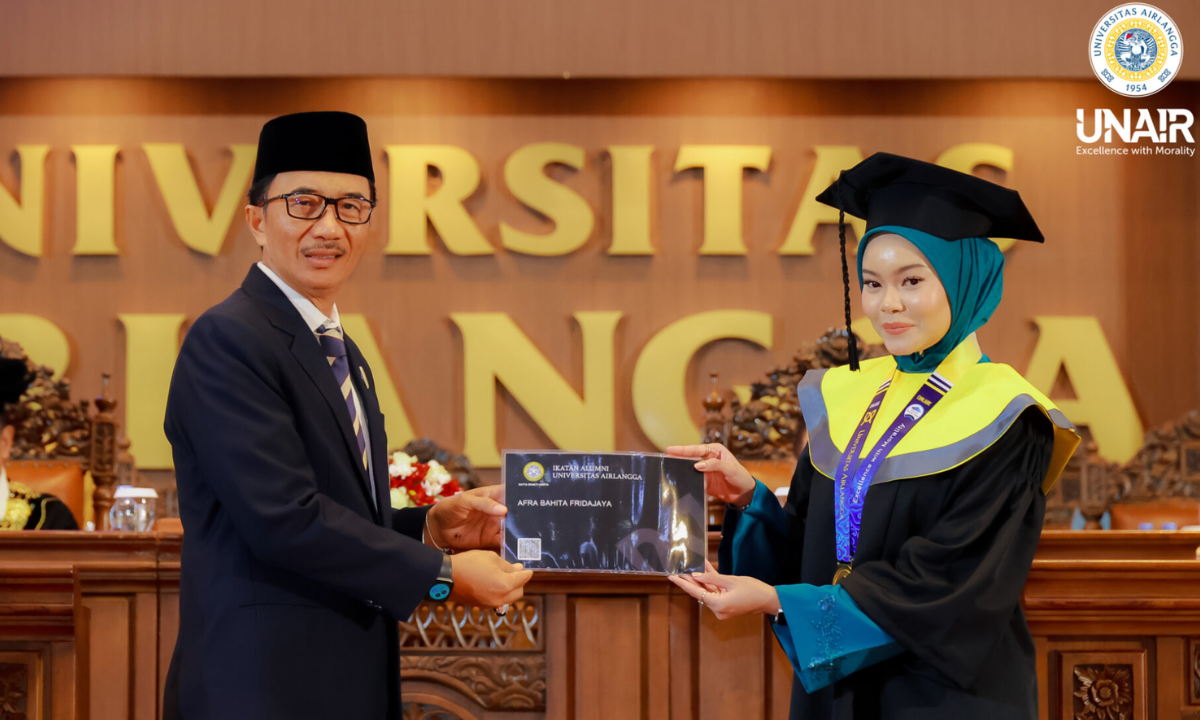 Momen Mengharukan di Wisuda ke-263 UNAIR: Doa Orang Tua dan Harapan Alumni