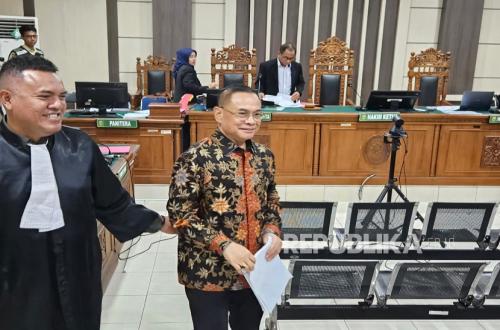 Kericuhan di Pengadilan Saat Sidang Sudewo, Massa Memblokade Mobil Tahanan
