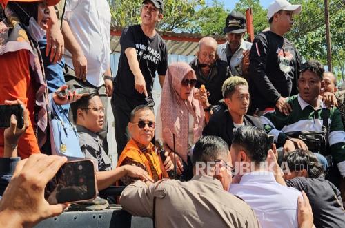 Kericuhan di Sidang Tuntutan Bupati Pati Sudewo, Pendukung Serang Jaksa KPK
