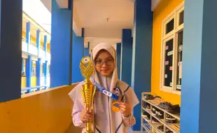 ---
Siswi SMPII Al Abidin Boyolali Raih 72 Prestasi di Tingkat Nasional dan Internasional

---