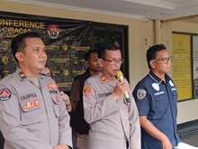 ---
Sopir Angkot Melawan Arah dan Pecahkan Kaca Mobil di Jakarta Timur Ditangkap

---