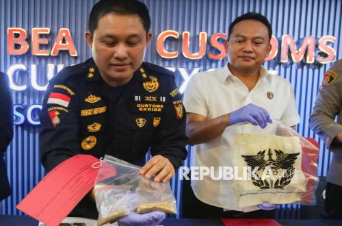 Pilot Malaysia Tertangkap Basah Menyelundup Sabu dan Mengonsumsi Narkoba Saat Terbang