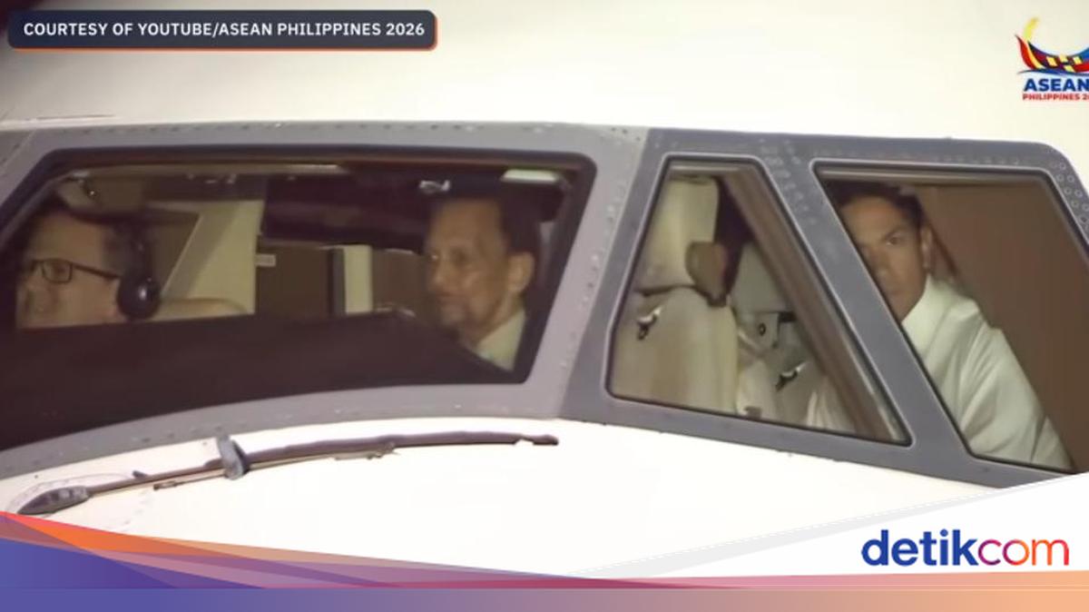 ---
Sultan Brunei Mengemudikan Pesawat Sendiri Menuju Filipina untuk KTT ASEAN

---