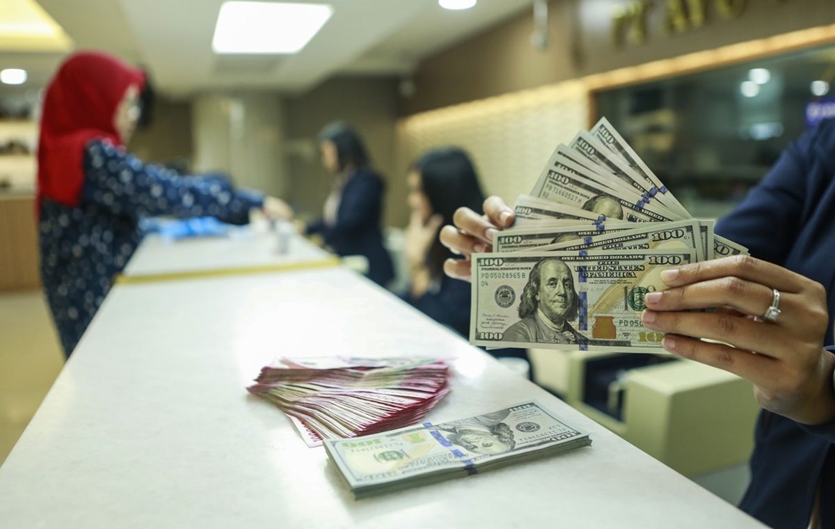 ---
Pertukaran Mata Uang Dipandang Dapat Mempertahankan Stabilitas Rupiah, Namun Bukan Solusi Jangka Panjang

---