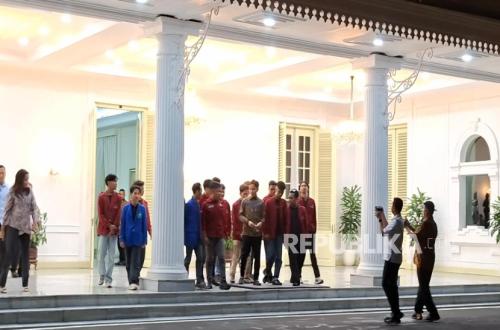 Gibran Rakabuming Raka Temui Mahasiswa, Hargai Aspirasi Mereka