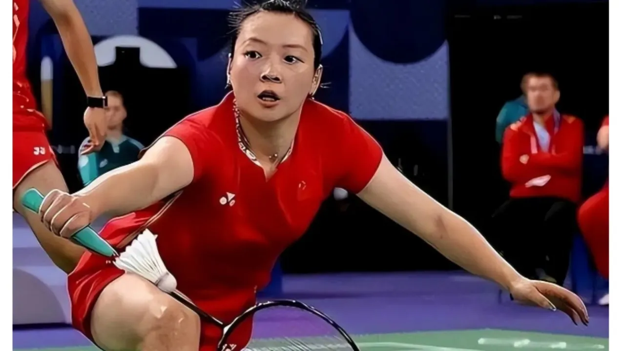 Huang Yaqiong, Legenda Bulu Tangkis China, Memilih Karier Sebagai Guru Setelah Pensiun