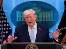 Trump Mengakui Pengiriman Senjata ke Demonstran Iran, Namun Terdapat Fakta Berbeda