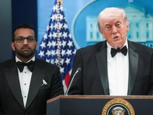 ---
Trump Mengungkap Penembak Gala Dinner Menulis Manifesto Anti-Kristen
---