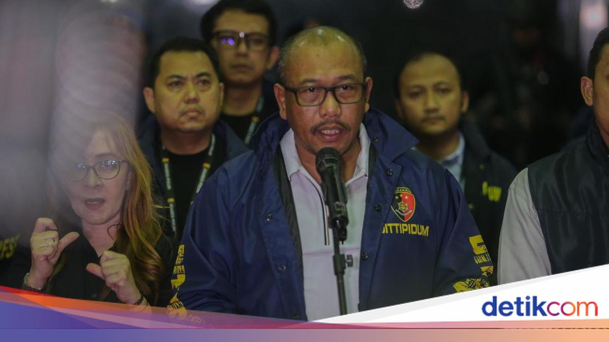 ---
Penyitaan Uang Rp 1,9 Miliar dan 53,8 Juta Dong dari 321 WNA di Jakarta Barat

---