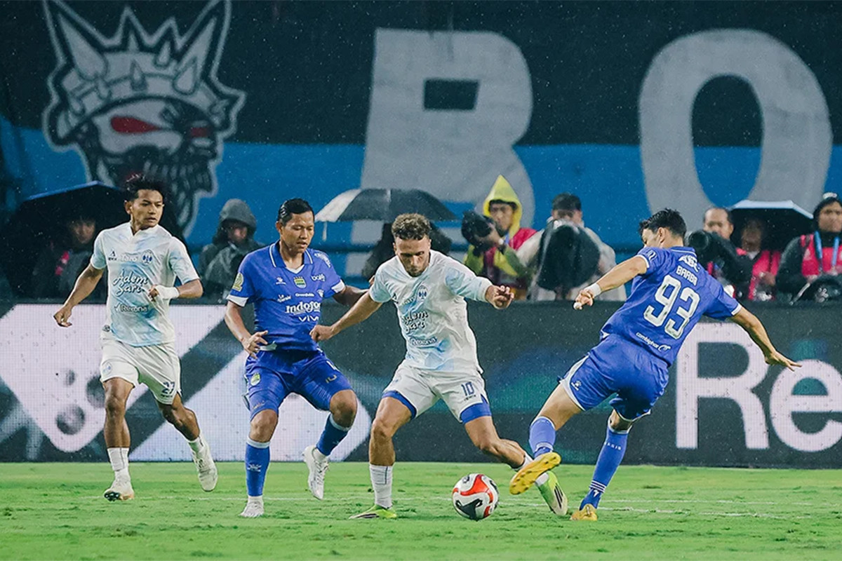 Van Gastel Ungkap Strategi Persib Mengalahkan PSIM