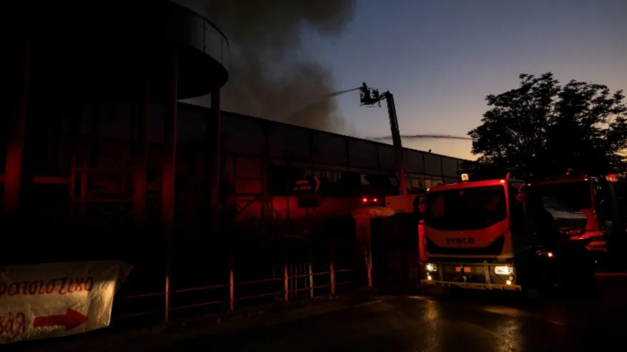 Gedung Bulu Tangkis Olimpiade Athena 2004 Terbakar Habis