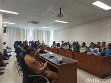 ---
Warga Sukoharjo Minta Restoran Mi Babi Beralih Menjadi Halal, Pemilik Berikan Tanggapan

---