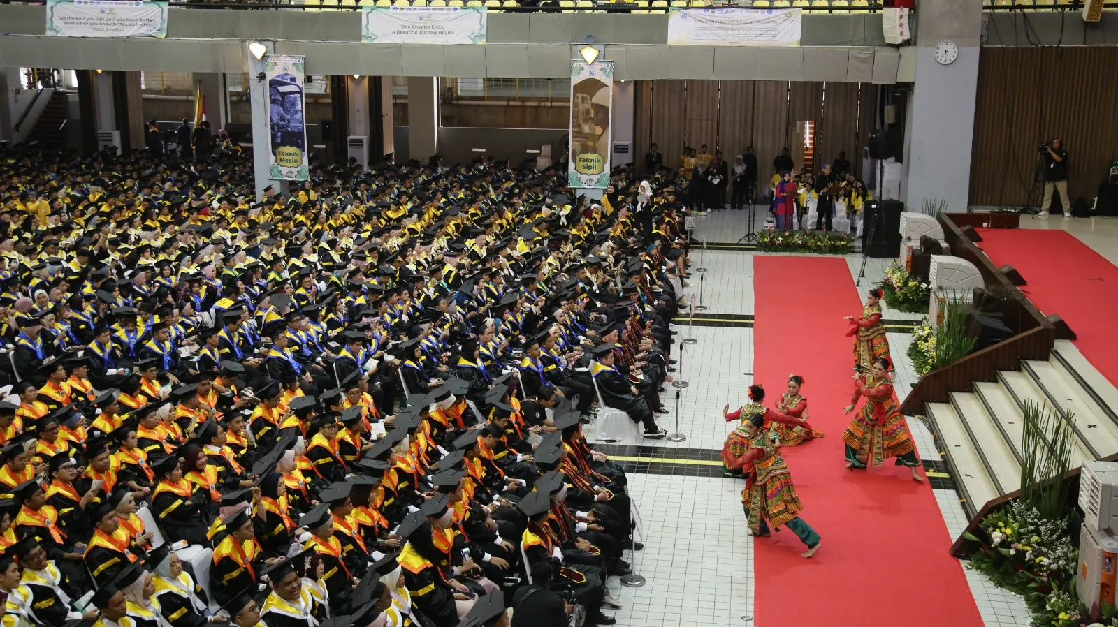 Politeknik Negeri Jakarta Gelar Wisuda ke-42, Luluskan 2.437 Mahasiswa Siap Kerja
